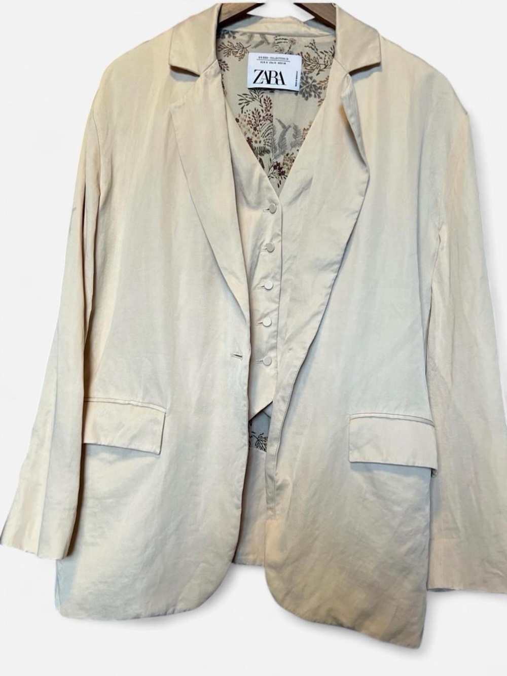 Zara women's beige campaign blazer with a vest attached size XS